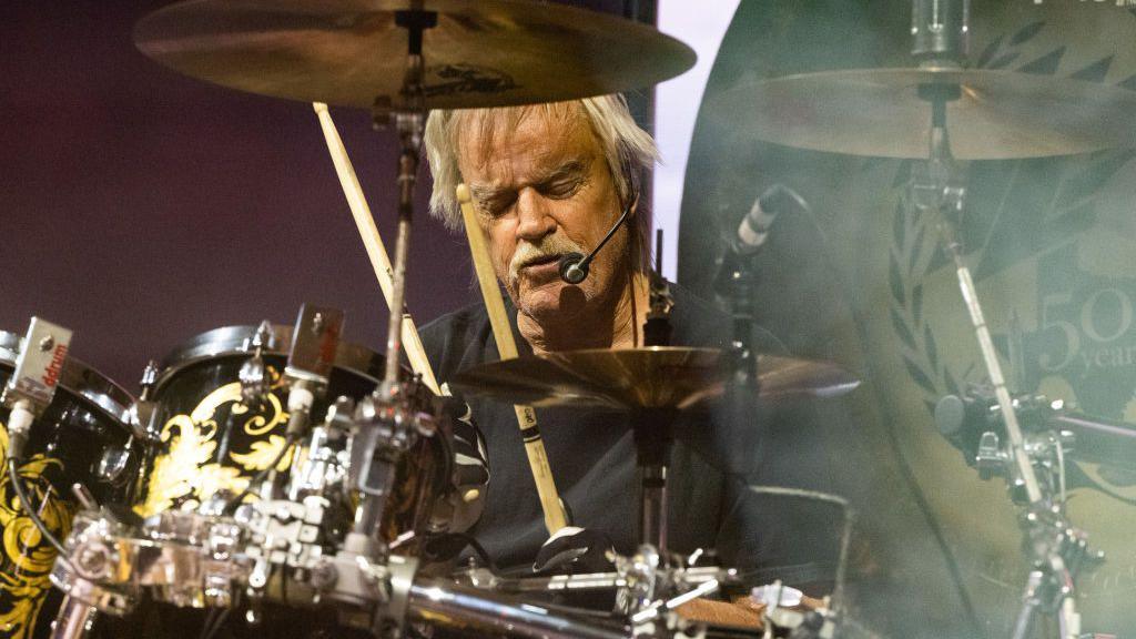 Remembering ZZ Top’s Fragrant Beat: Drummer Frank Beard Dead at 77