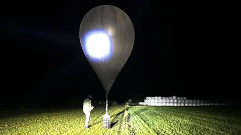 Balloons Carrying Contraband Cigarettes Disrupt Air Traffic at Vilnius Airport