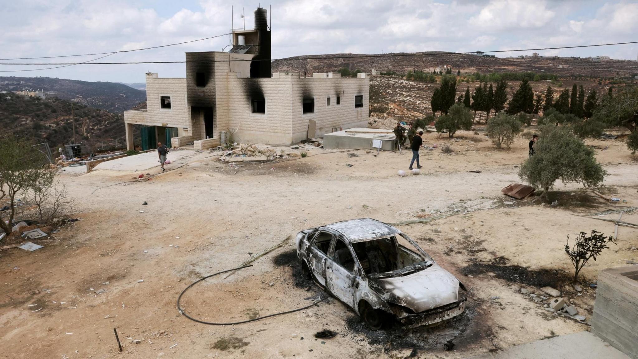 Israeli Settlers Strike West Bank Village, Blocking Al‑Tubasi Family’s Return