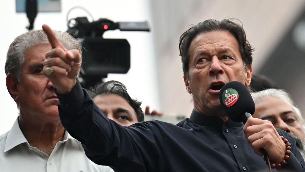 Former Cricket Legends Urge Proper Care for Imran Khan