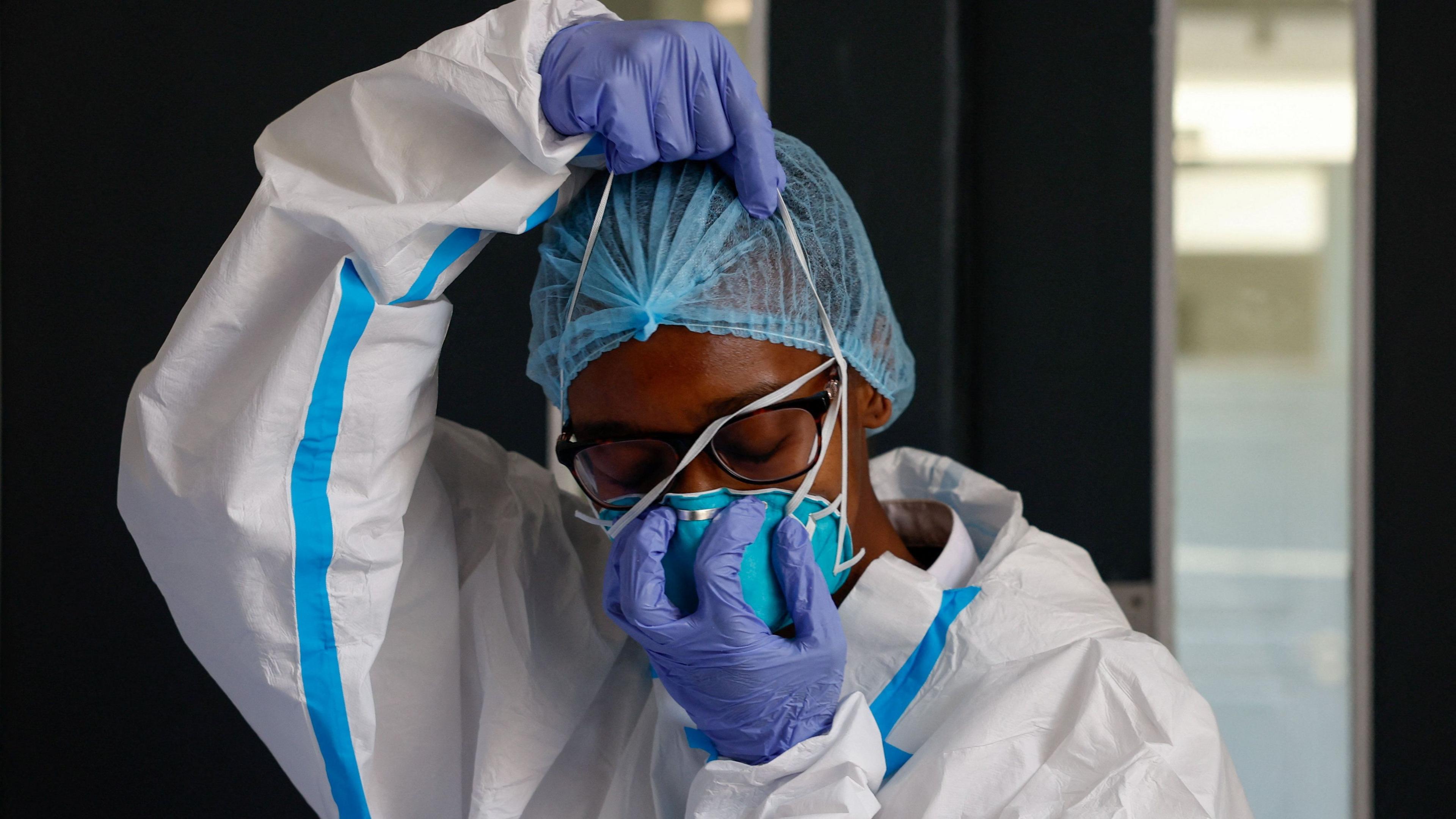 Kenya Quarantines Ten After First Ebola Death, Heightening Border‑Screening Fears