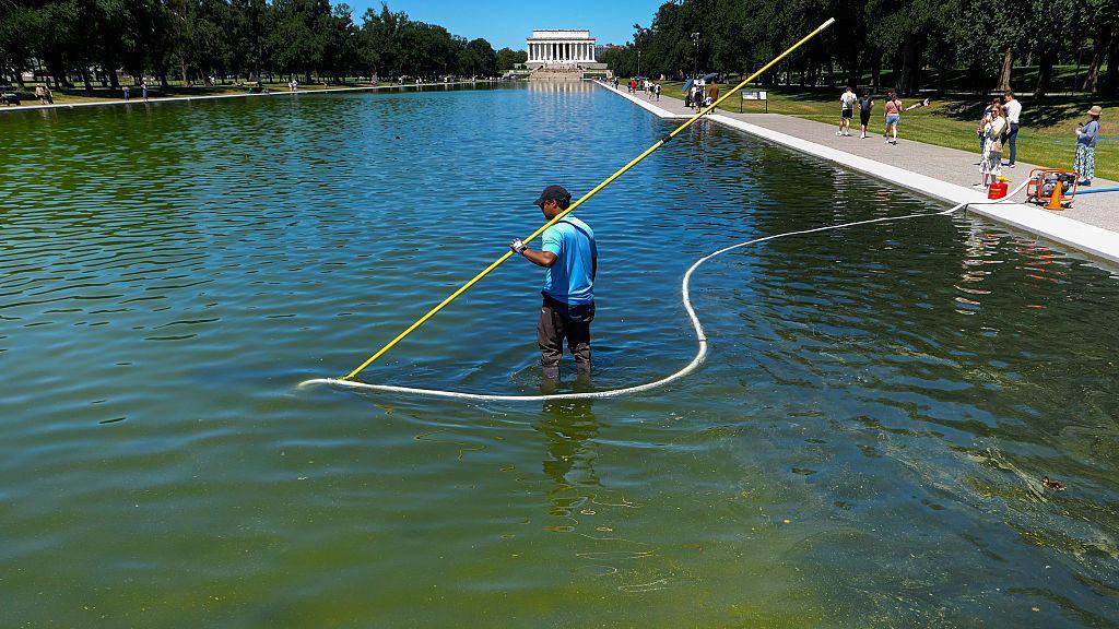 Trump announces immediate repairs to the algae‑infested Reflecting Pool