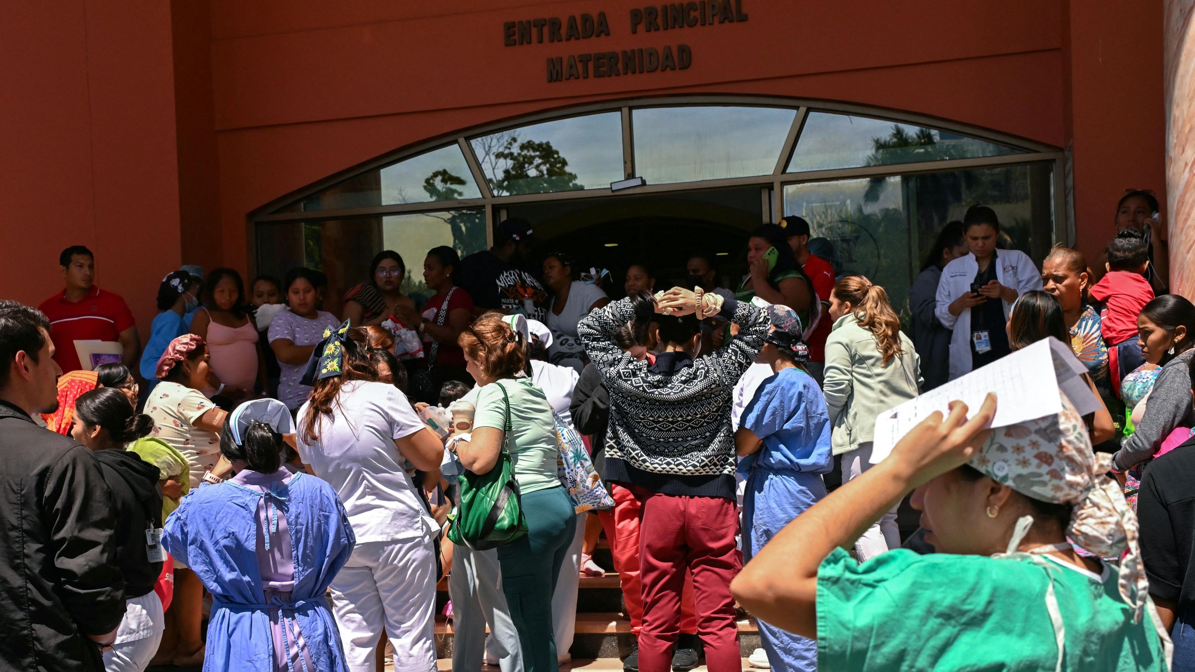 Panama Hit by 7.7 Earthquake, Damage and Tsunami Warning