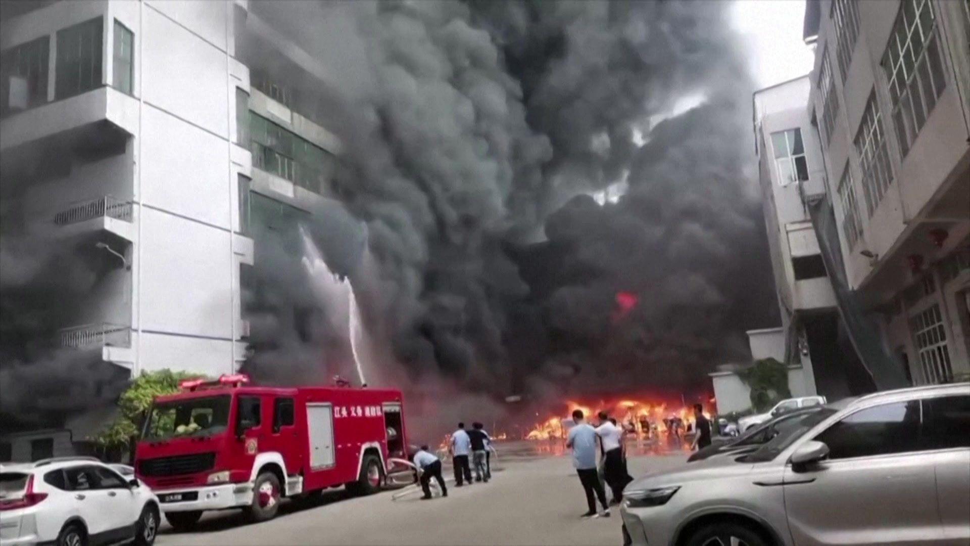 Factory Fire Kills 28 in China’s Shoe Capital