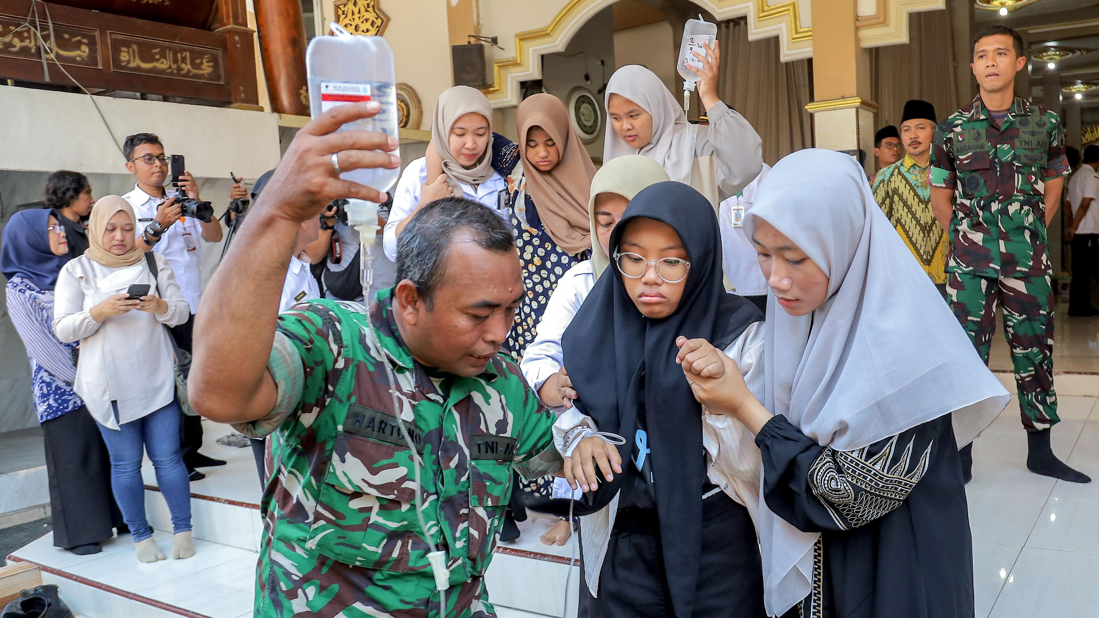 Around 2,000 Students Fall Ill After Free School Meals in Indonesia