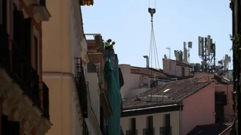 Tragic Building Collapse in Madrid Claims Four Lives
