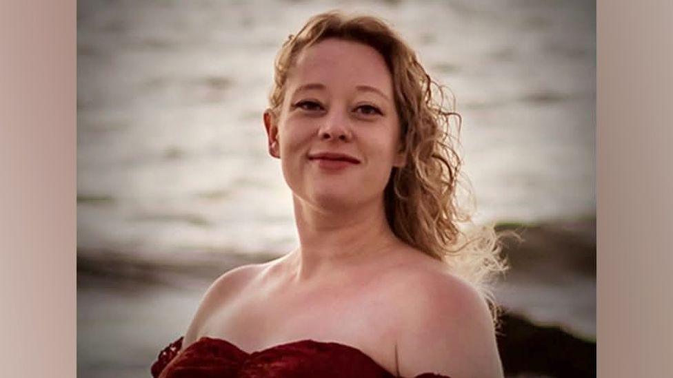 Family Sues Trump Officials Over ICE Agent Killing Renee Good in Minneapolis