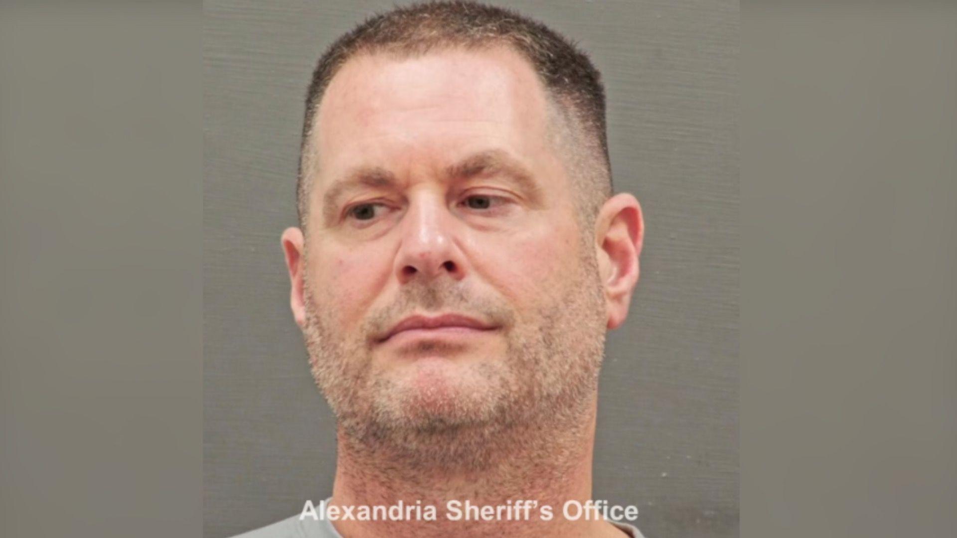 Former CIA Officer David Rush Pleads Guilty to $200m Fraud, Stashed 298 Gold Bars