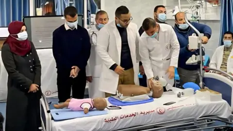 First Students Evacuated from Gaza to Begin Their Studies in the UK