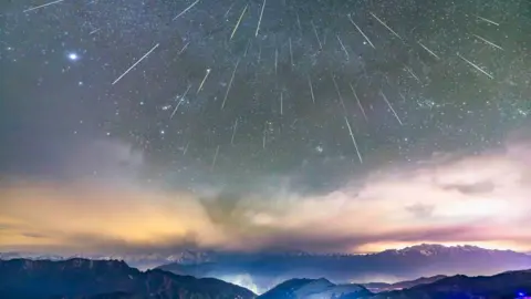 Catch the Geminid Meteor Shower: Peak Viewing This Weekend!