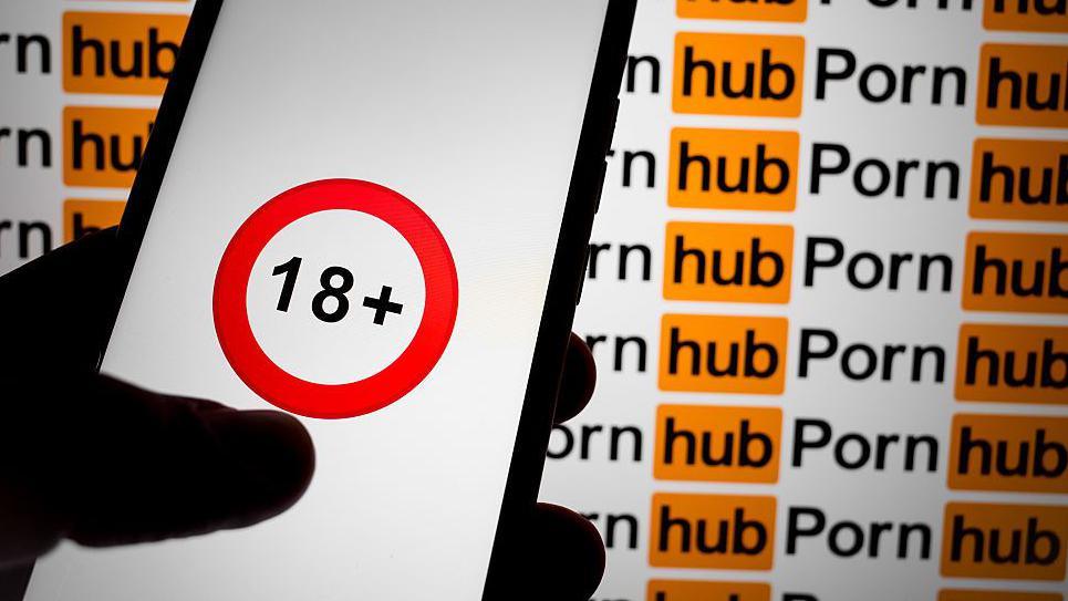 Pornhub Re‑opens in Australia—Only Adult Apple Users Allowed