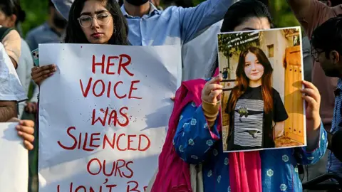 Death Sentence for Man Who Murdered TikTok Influencer in Pakistan