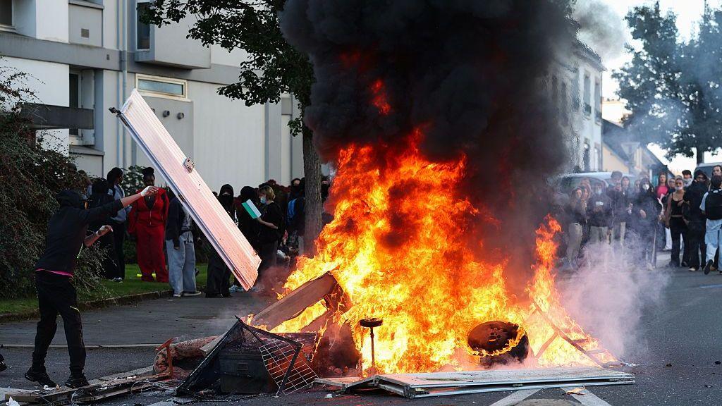 Riot Police Clash With Thousands of Students Amid France's Education Uprising