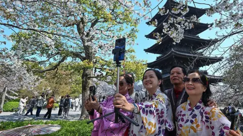 Japan Blames Inflation for 5‑fold Visa Fee Hike – Prices Soar to 30,000 Yen