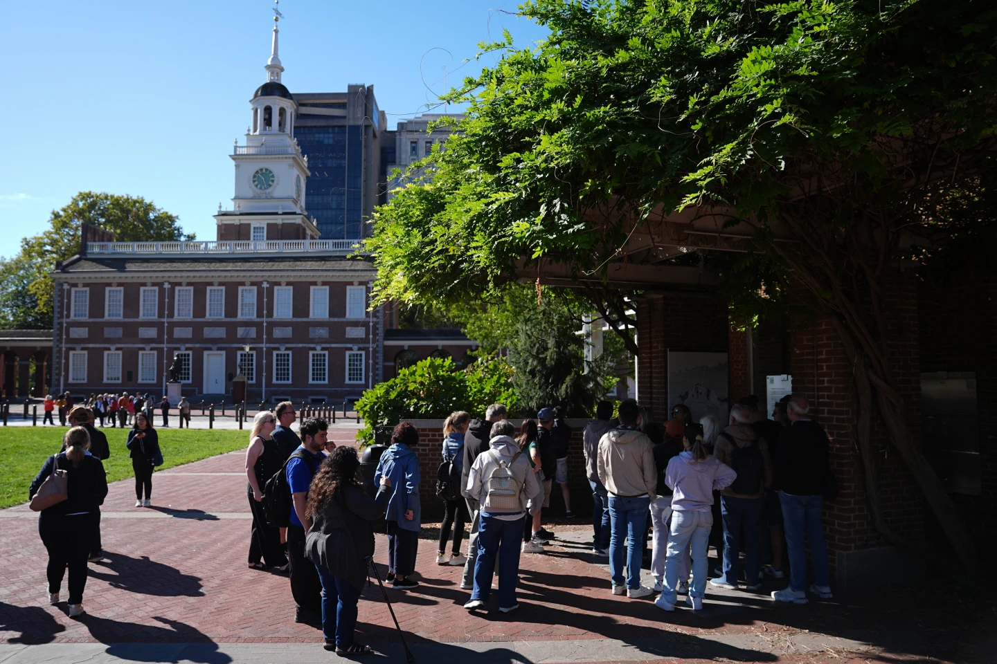 Government Shutdown Affects National Parks: Visits to Iconic Sites Compromised