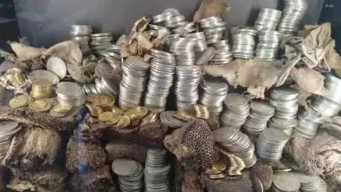 Wave of Museum Heists Hits France: 2,000 Gold and Silver Coins Stolen