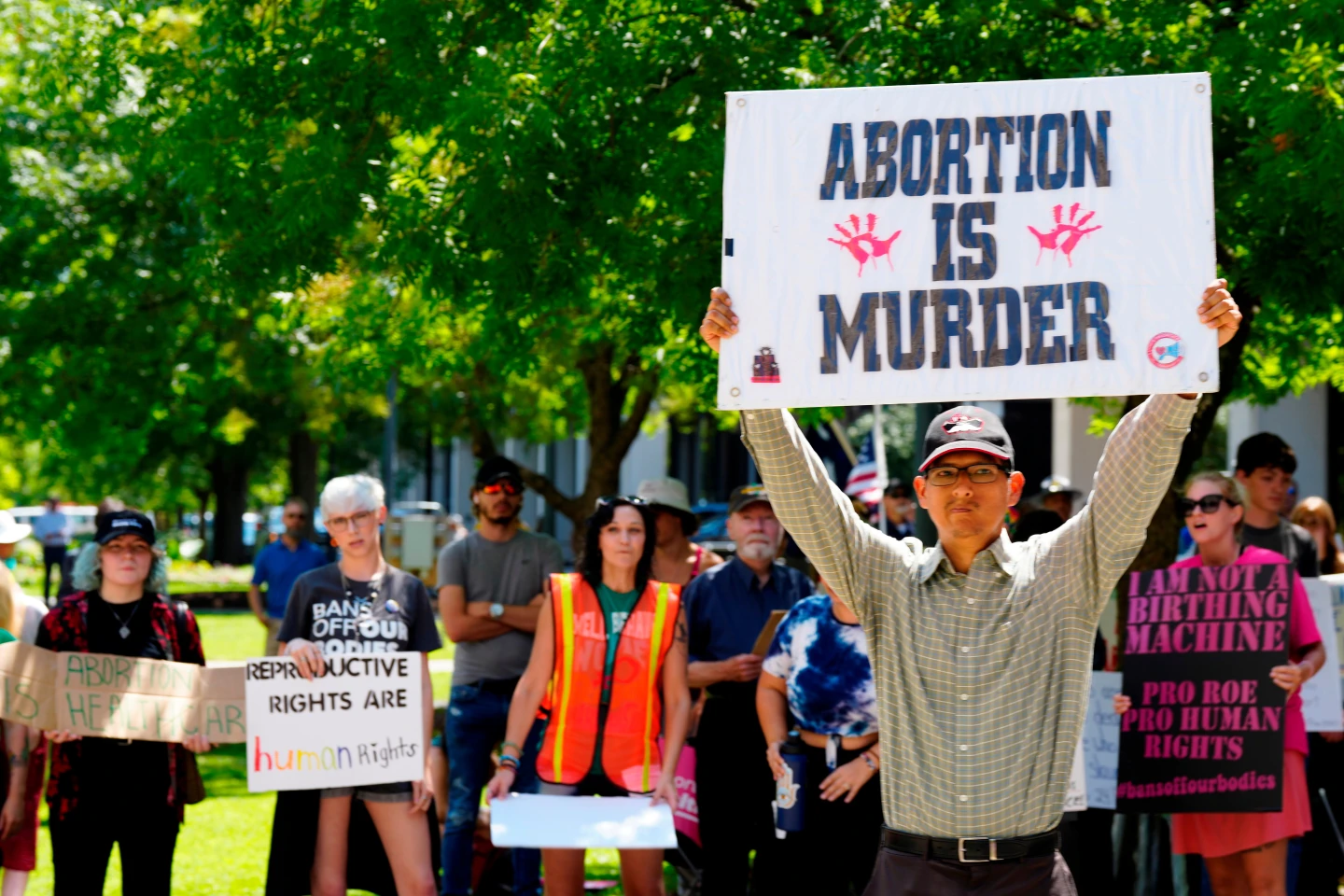 South Carolina Lawmakers Propose Severe Abortion Restrictions: A Divided Response