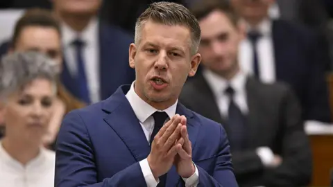 Hungary’s Parliament Enacts Constitutional Limit, Blocking Orbán’s Return